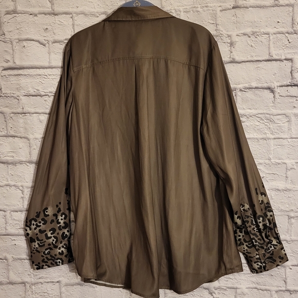 🆕️🐆Diane Gilman Amimal Print Silky Blouse - Picture 6 of 10